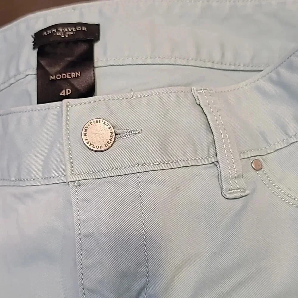Ann Taylor Loft Jean Capris - Picture 6 of 7